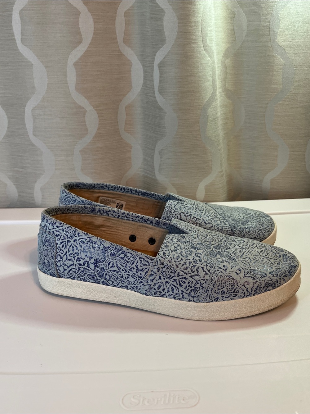 Toms Blue Patterned Slip On Canvas Shoe Size 8.5